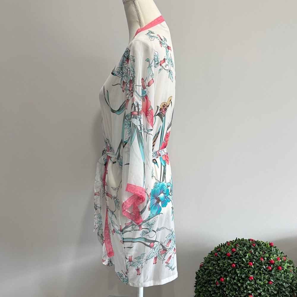 In Bloom by Jonquil White Floral & Butterfly Kimono Robe with Pink Trim Sz M - Picture 2 of 5